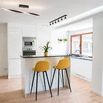 Laura Apartment Campanar